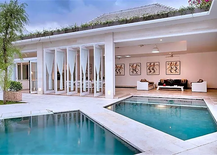 Royal 3 Bedroom Private Pool 5*