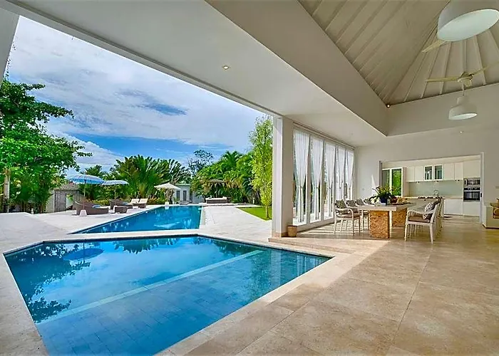Royal 3 Bedroom Private Pool バリ島